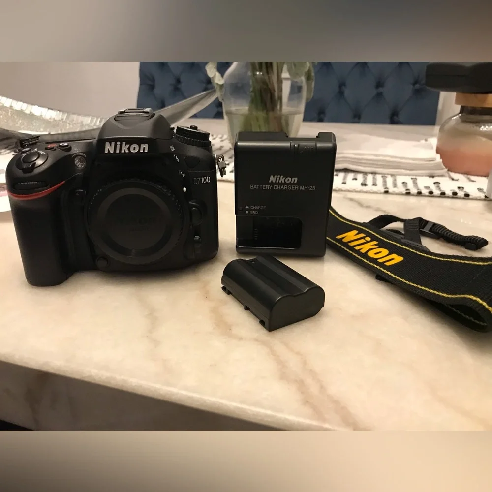 Nikon D7100 DSLR Camera Body Neck Strap Low Shutter Count Neewer Backpack Batt